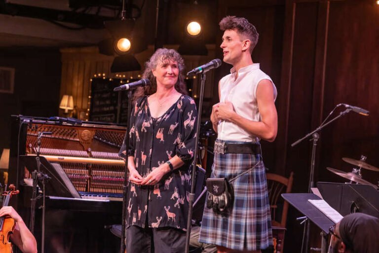Annie-Grace-and-Scott-Gilmour-in-the-North-American-Premiere-of-CEILIDH.-Photo-by-Matt-Murphy.-